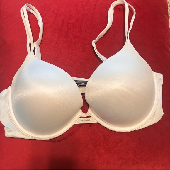 Victoria's Secret Black and White Bra Set with Jewel Detail - Picture 3 of 10